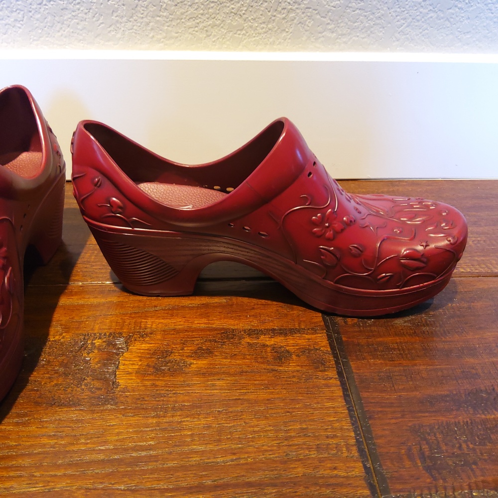 Dansko red floral